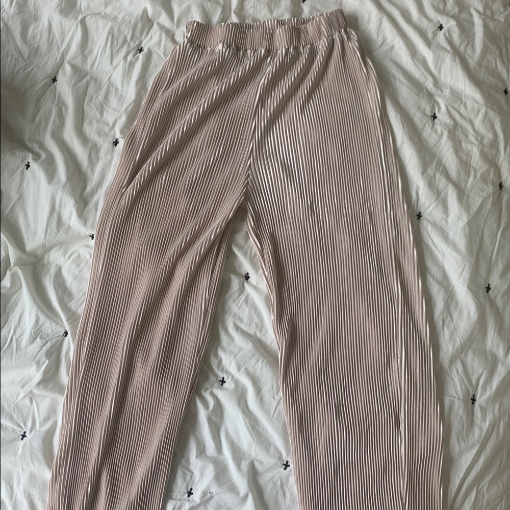 Shiny beige flow cropped pants